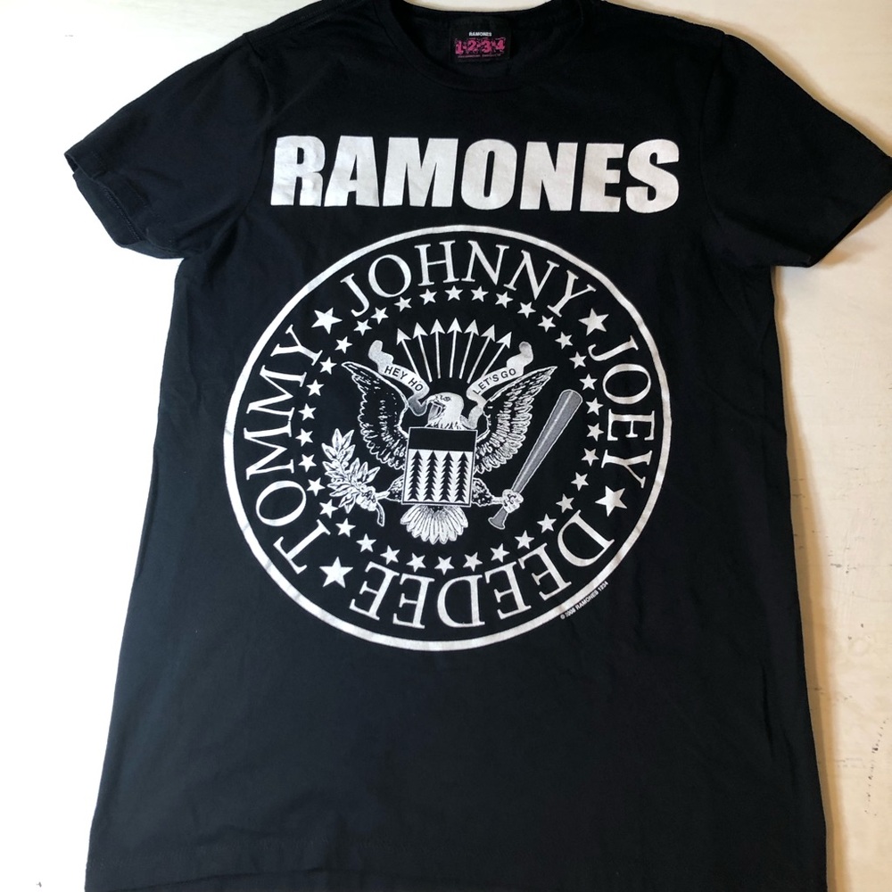 Ramones Graphic Logo Tee, Black, Small, Like new, 100% Cotton, pet/smoke free